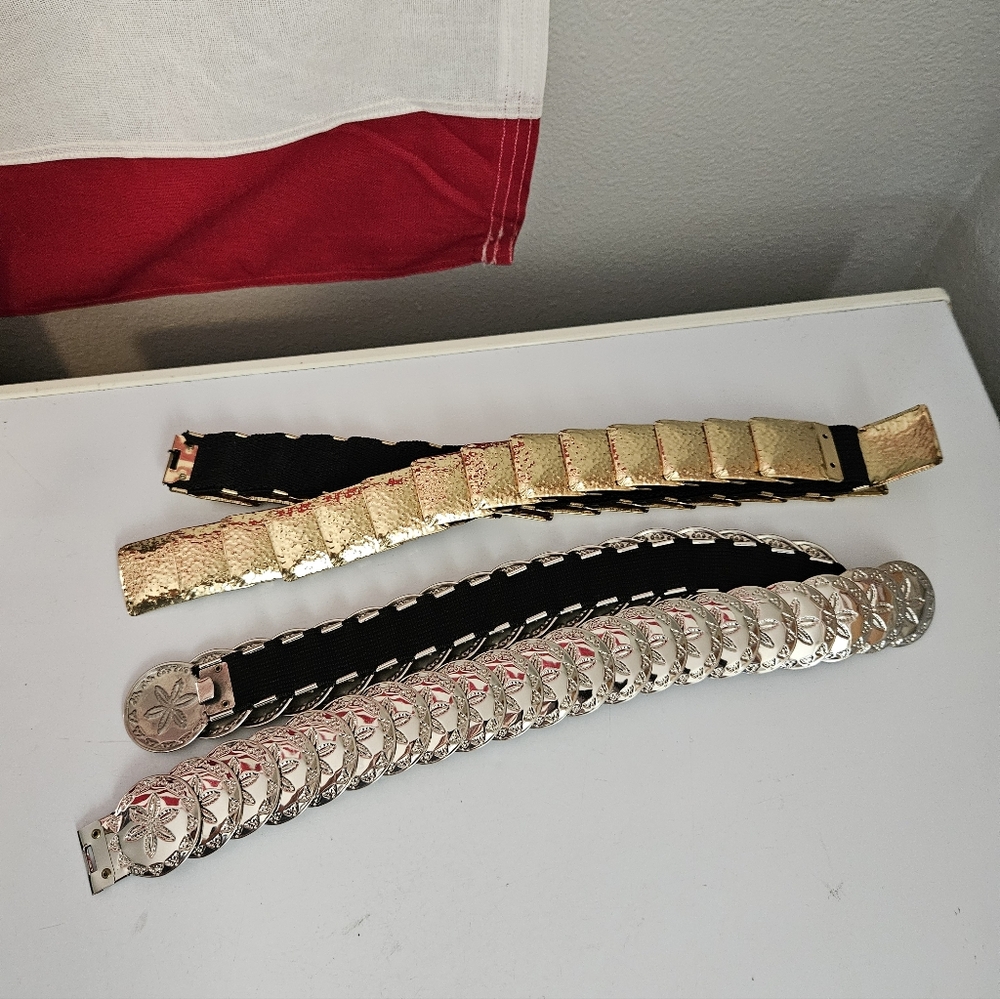 Set Of Two Vintage Conch Stretch Belt Silver & Gold